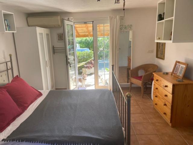Retreat Studio Santa Eularia des Riu Exteriör bild